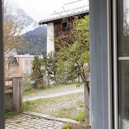 Chasa Plazzetta Apartamento *