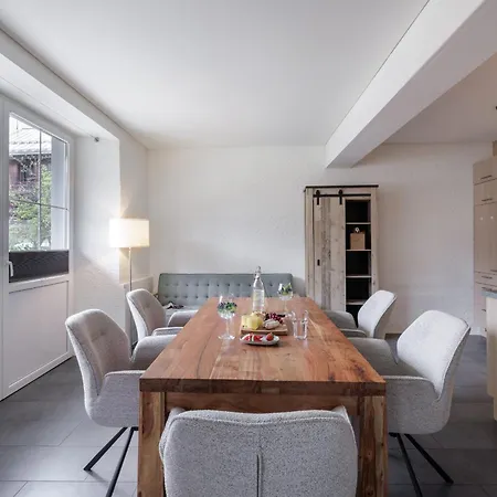 Chasa Plazzetta Apartment